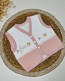 Çicek  detaylı kız bebek yelek