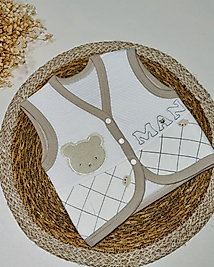 Yakışıklı taş rengi erkek bebek yelek