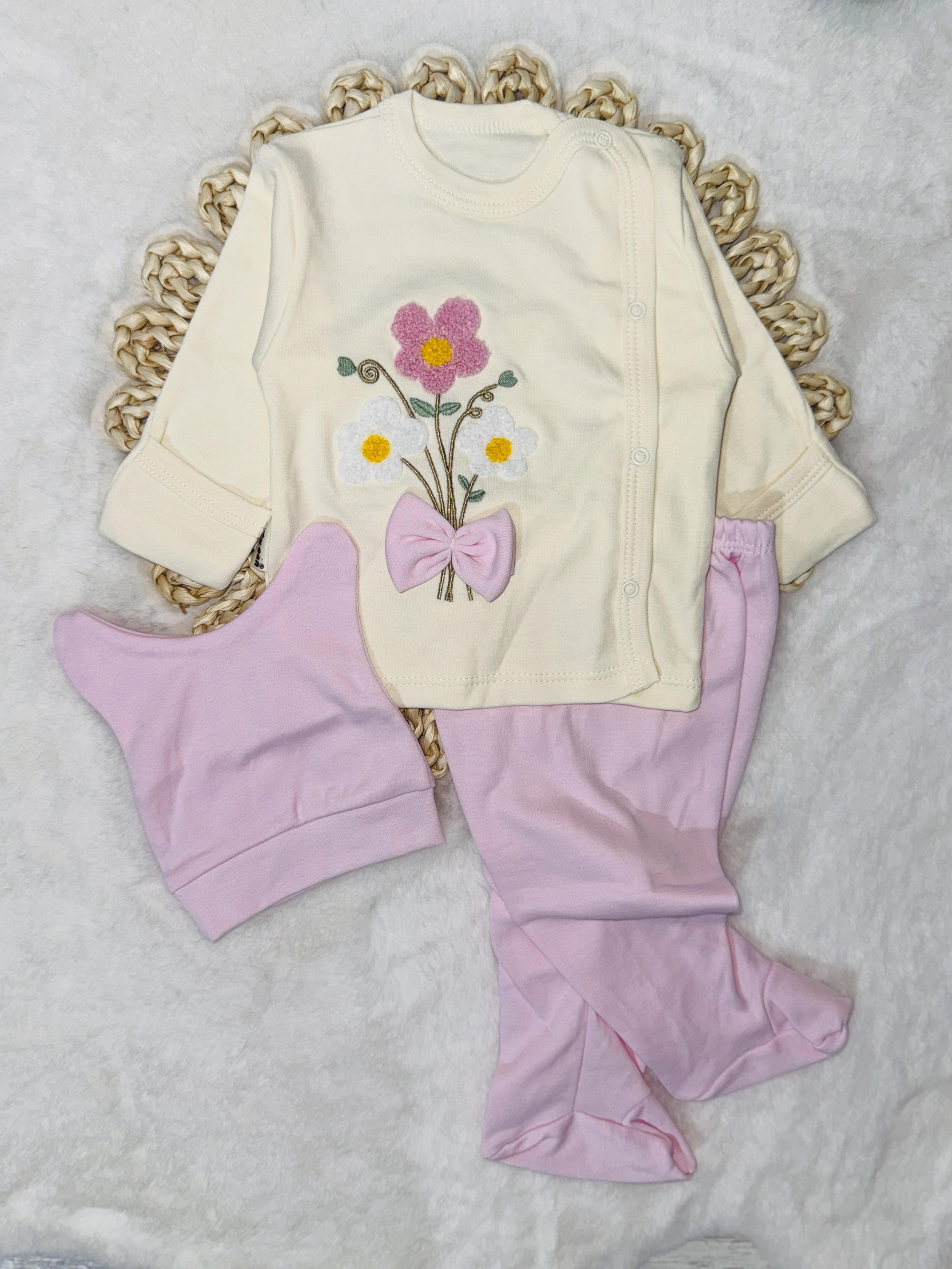 Fiyonklu nakışlı Kız bebek hastane çıkışı