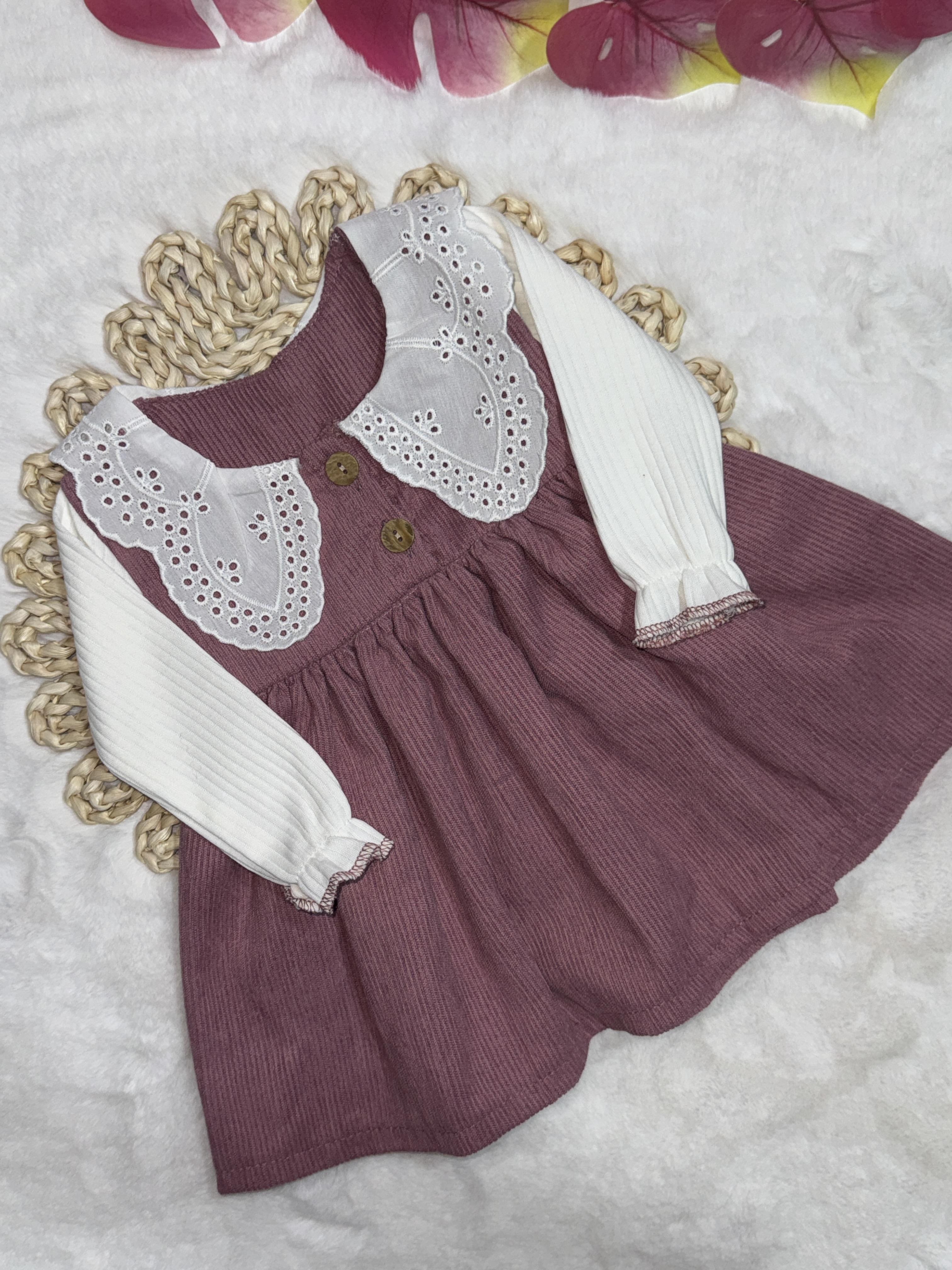 Güpürlü yaka kız bebek elbise