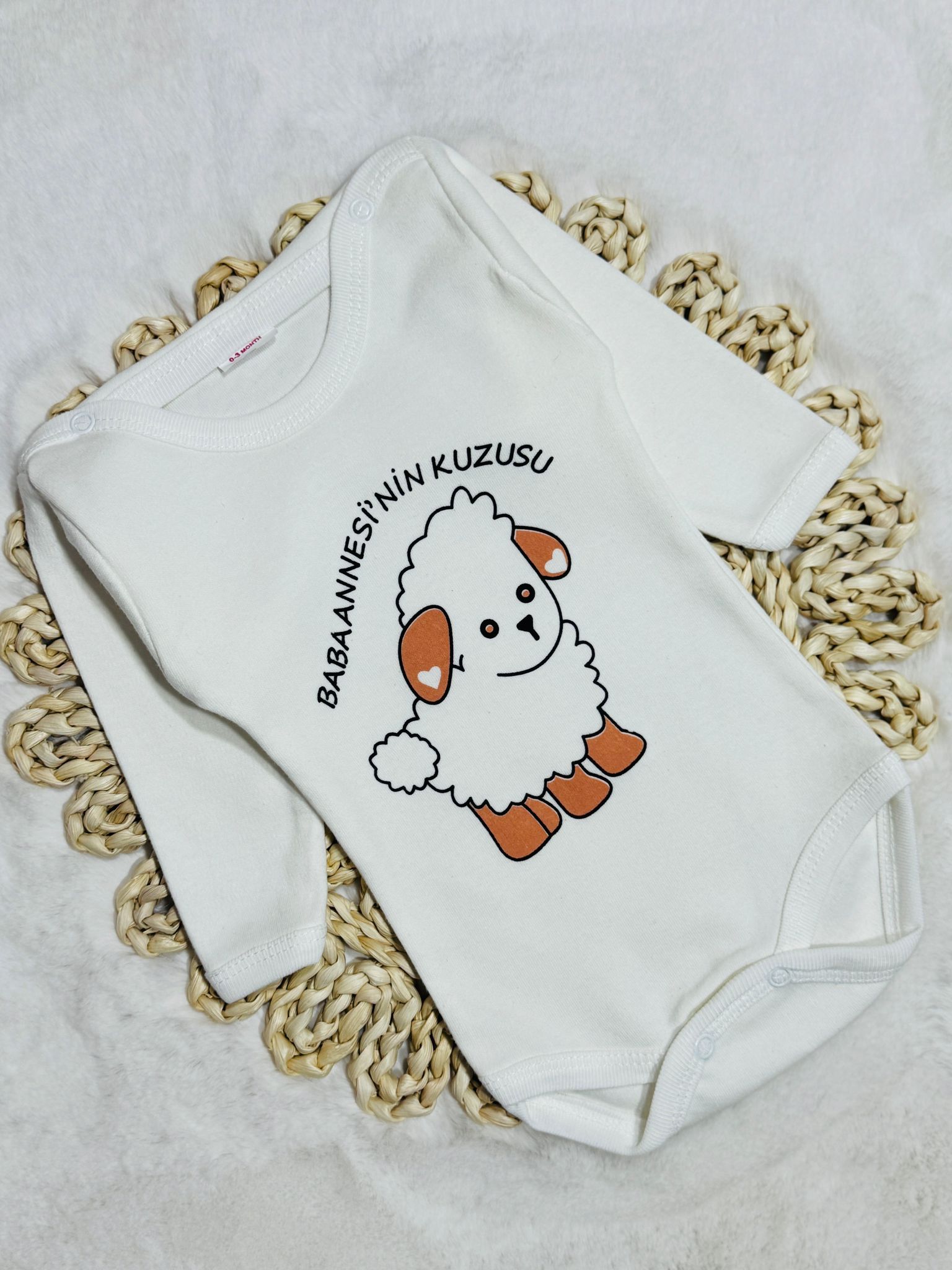 Babaannesinin kuzusu çıtçıtlı badi